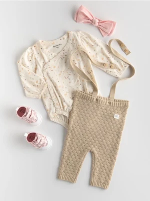 Zdjęcie produktu Reserved - Dzianinowe spodnie z szelkami - beżowy