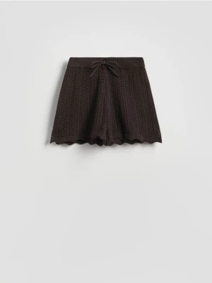 Reserved - Dzianinowe szorty z wiązaniem - brązowy