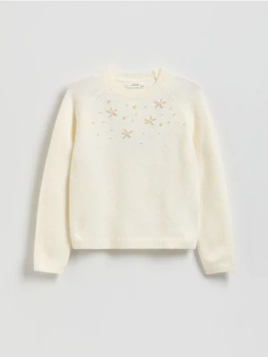 Reserved - Dzianinowy sweter z aplikacją - złamana biel