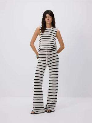 Reserved - Dzianinowy top z wiązaniem - wielobarwny