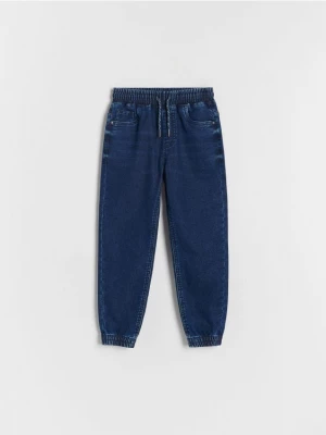Reserved - Elastyczne jeansy jogger - granatowy