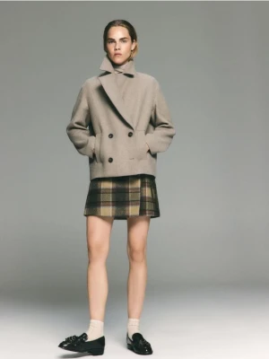 Reserved - Flauszowa kurtka dwurzędowa - beżowy