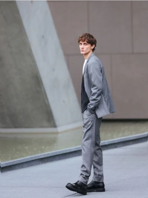 Reserved - Garniturowe spodnie w kant - szary