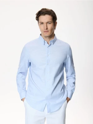 Reserved - Gładka koszula regular fit - jasnoniebieski