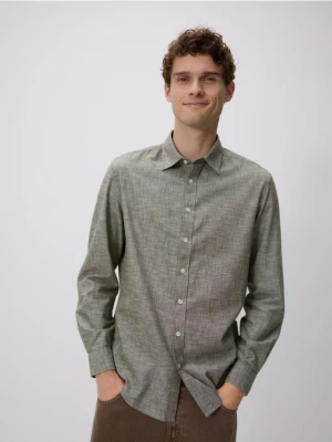 Reserved - Gładka koszula regular fit - jasnozielony