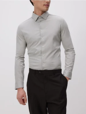 Reserved - Gładka koszula slim fit - beżowy
