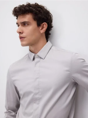 Reserved - Gładka koszula super slim fit - beżowy