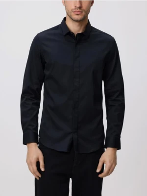 Reserved - Gładka koszula super slim fit - czarny
