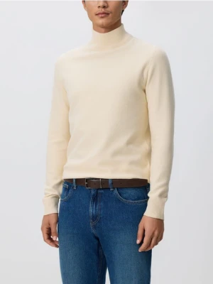 Reserved - Gładki golf z dzianiny - kremowy