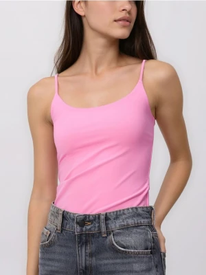 Reserved - Gładki top na ramiączkach - intensywny róż