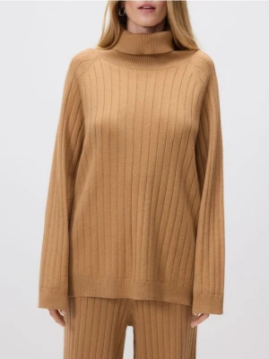 Reserved - Golf w prążek - brązowy