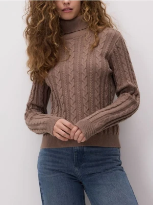 Reserved - Golf z dekoracyjnym splotem - brązowy