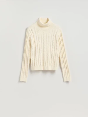 Reserved - Golf z dekoracyjnym splotem - kremowy