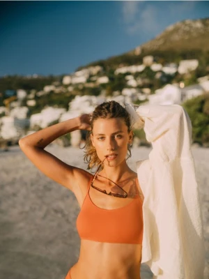 Reserved - Góra od bikini - bursztynowy