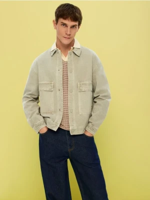 Reserved - Jeansowa kurtka z efektem sprania - zielony