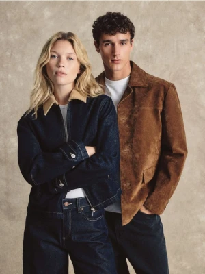 Reserved - Jeansowa kurtka z kontrastowym kołnierzykiem - granatowy