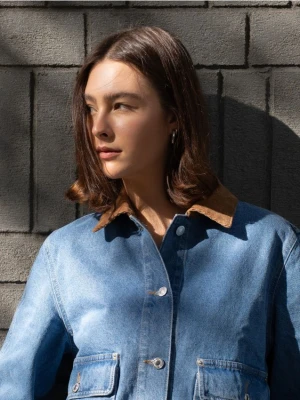 Reserved - Jeansowa kurtka z kontrastowym kołnierzykiem - niebieski