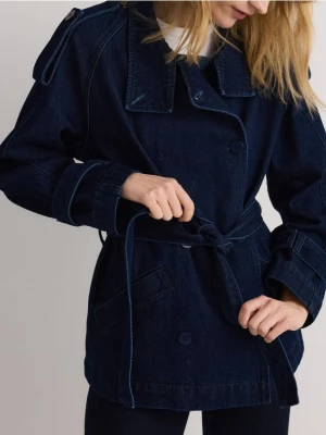 Reserved - Jeansowa marynarka z wiązaniem - granatowy