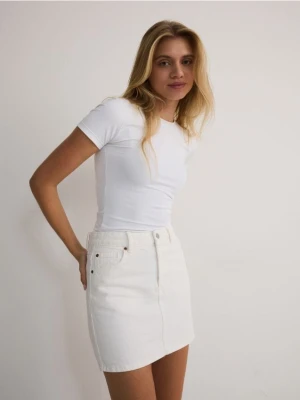 Reserved - Jeansowa spódnica mini - biały