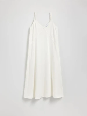 Reserved - Jeansowa sukienka maxi - biały