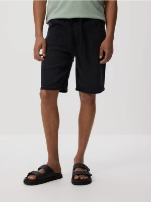 Reserved - Jeansowe szorty jogger - czarny