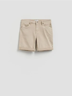 Reserved - Jeansowe szorty slim fit - beżowy