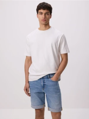 Reserved - Jeansowe szorty slim fit - niebieski