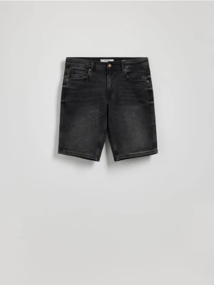 Reserved - Jeansowe szorty slim fit - szary