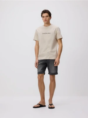 Reserved - Jeansowe szorty slim fit - szary