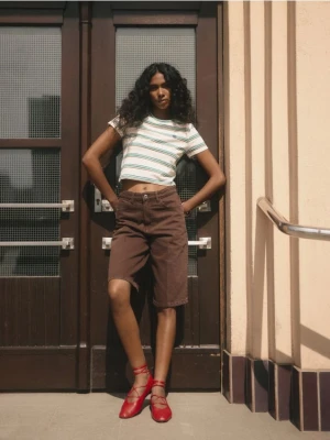 Reserved - Jeansowe szorty z kantem - brązowy