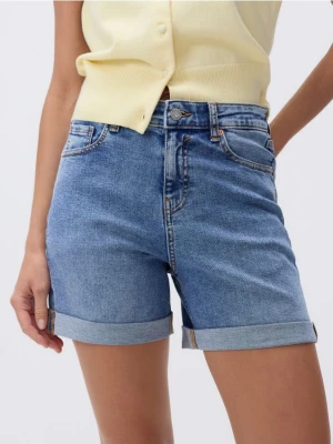 Reserved - Jeansowe szorty z podwiniętymi nogawkami - niebieski