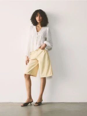 Reserved - Jeansowe szorty - żółty