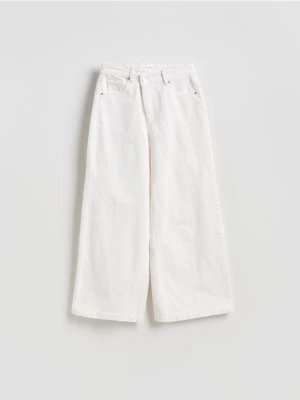 Reserved - Jeansy baggy - biały
