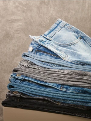 Reserved - Jeansy baggy fit - czarny