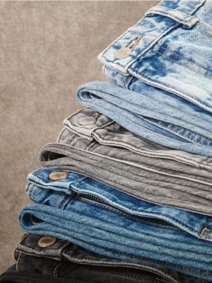 Reserved - Jeansy baggy fit - niebieski