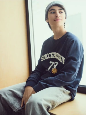 Reserved - Jeansy baggy z brelokiem - jasnoszary