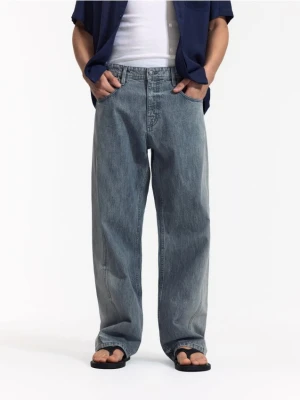 Reserved - Jeansy baggy z efektem sprania - jasnoszary
