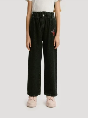 Reserved - Jeansy baggy z haftem - czarny