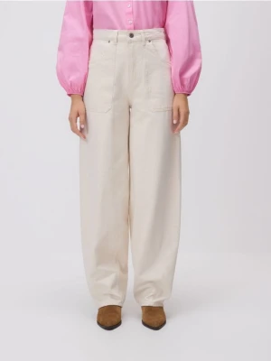 Zdjęcie produktu Reserved - Jeansy balloon - kremowy