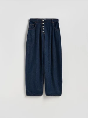 Zdjęcie produktu Reserved - Jeansy barrel z zakładkami - granatowy
