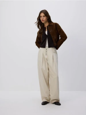 Reserved - Jeansy barrel z zakładkami - kremowy