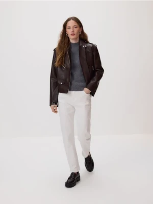 Reserved - Jeansy boyfriend slim - biały