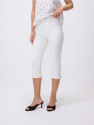 Reserved - Jeansy capri - biały
