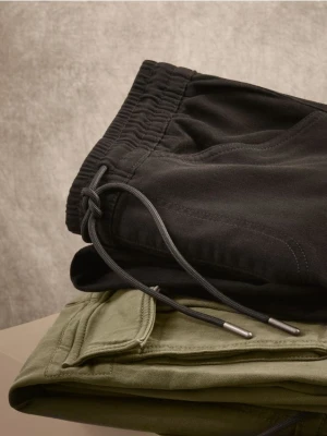 Reserved - Jeansy cargo jogger - zielony