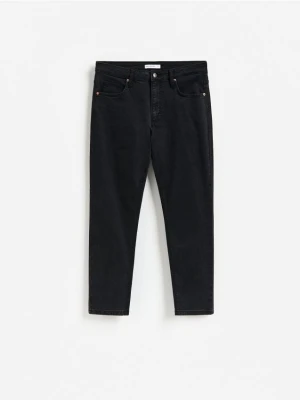 Reserved - Jeansy carrot slim z efektem sprania - czarny