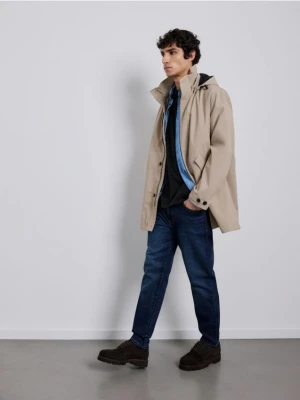 Reserved - Jeansy carrot slim z efektem sprania - granatowy