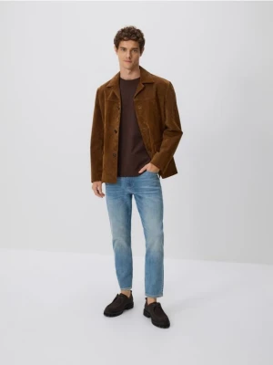 Reserved - Jeansy carrot slim z efektem sprania - niebieski