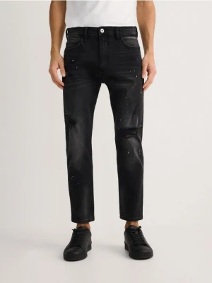 Reserved - Jeansy carrot slim z przetarciami - czarny