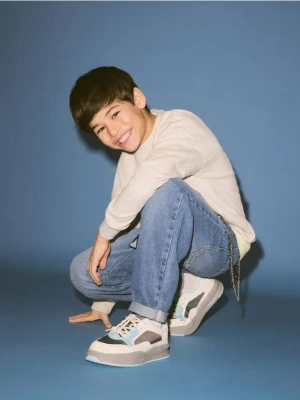 Zdjęcie produktu Reserved - Jeansy carrot z łańcuchem i bandaną - niebieski