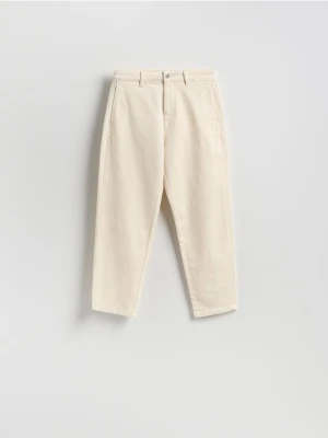 Reserved - Jeansy chino - kremowy